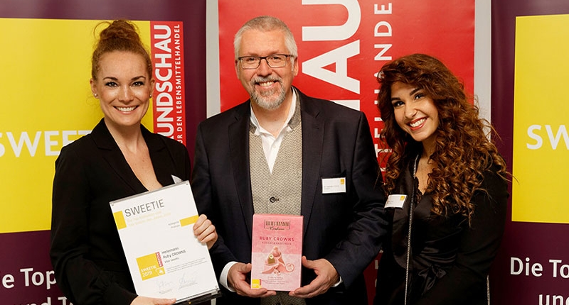 Dr. Andreas Steffen, Claudia Czerják und Bloggerin Jasmin Jefkaj von jasmins goodlife