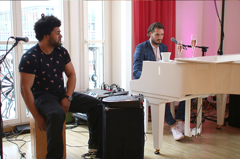 Blogger Event Live Musik Live Musik Duo am Klavier