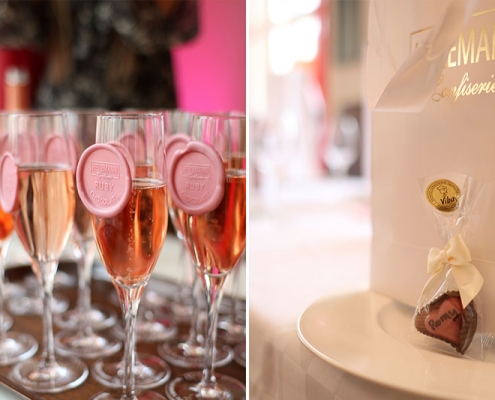 Sektempfang mit Ruby Chocolate und Praline Sekt mit Ruby Chocolate und individuelle Ruby Praline als Tischkärtchen