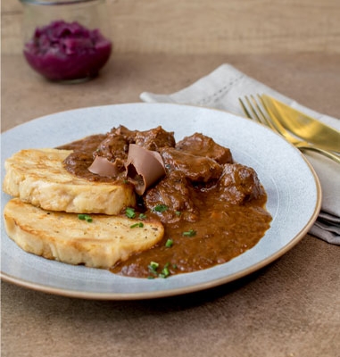 Rindergulasch mit Noir Nougat verfeinert