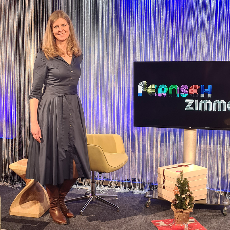 Fernsehzimmer Corinna Geschäftsführerin Corinna Wartenberg im Fernsehzimmer