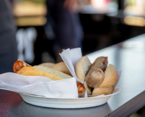 Bratwurst Bratwurst im Brötchen