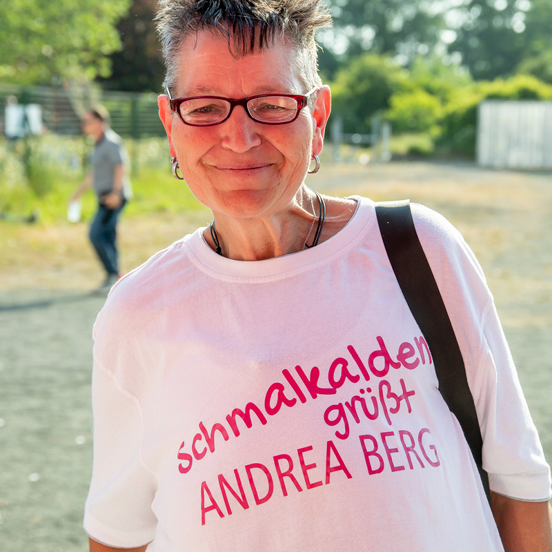 Fan Andrea Berg Fan trägt personalisiertes T-Shirt
