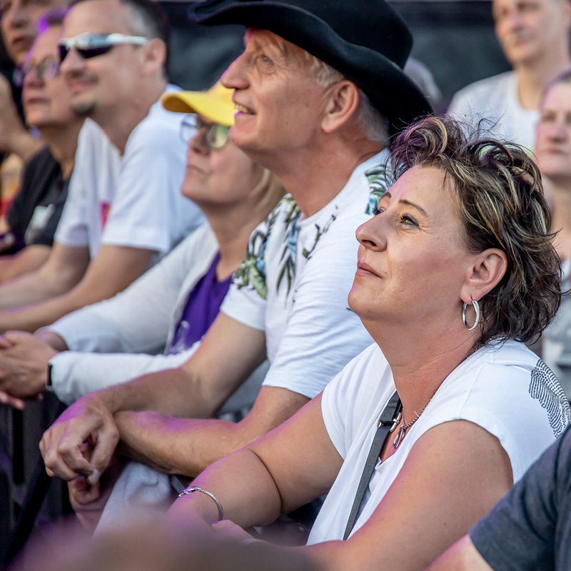 Fans Fans genießen das Schlagerfestival