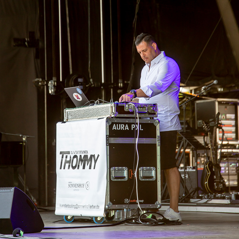 DJ Thommy DJ Thommy eröffnet das Schlagerfestival