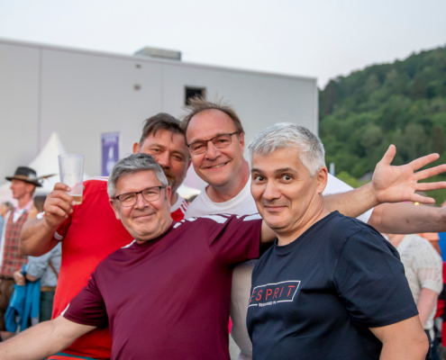 Andrea Berg Fans Fans warten voller Vorfreude auf den Auftritt von Andrea Berg