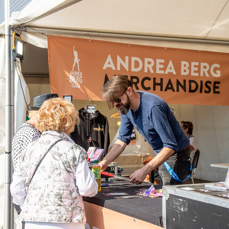 Andrea Berg Merchandise Andrea Berg Merchandise Stand