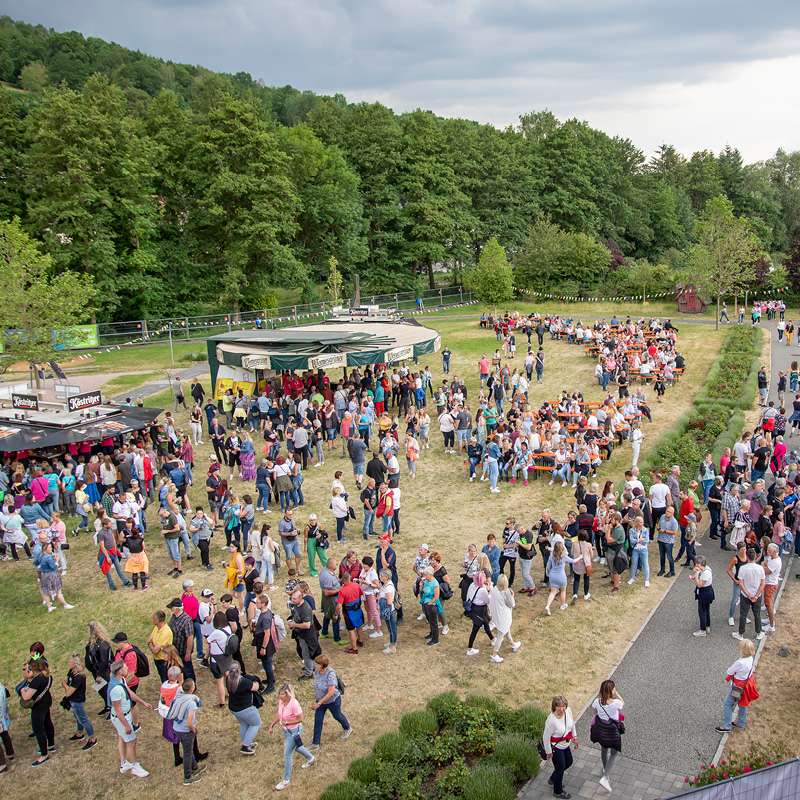 Food-Court Bierwägen im Viba Park sind gut gefüllt