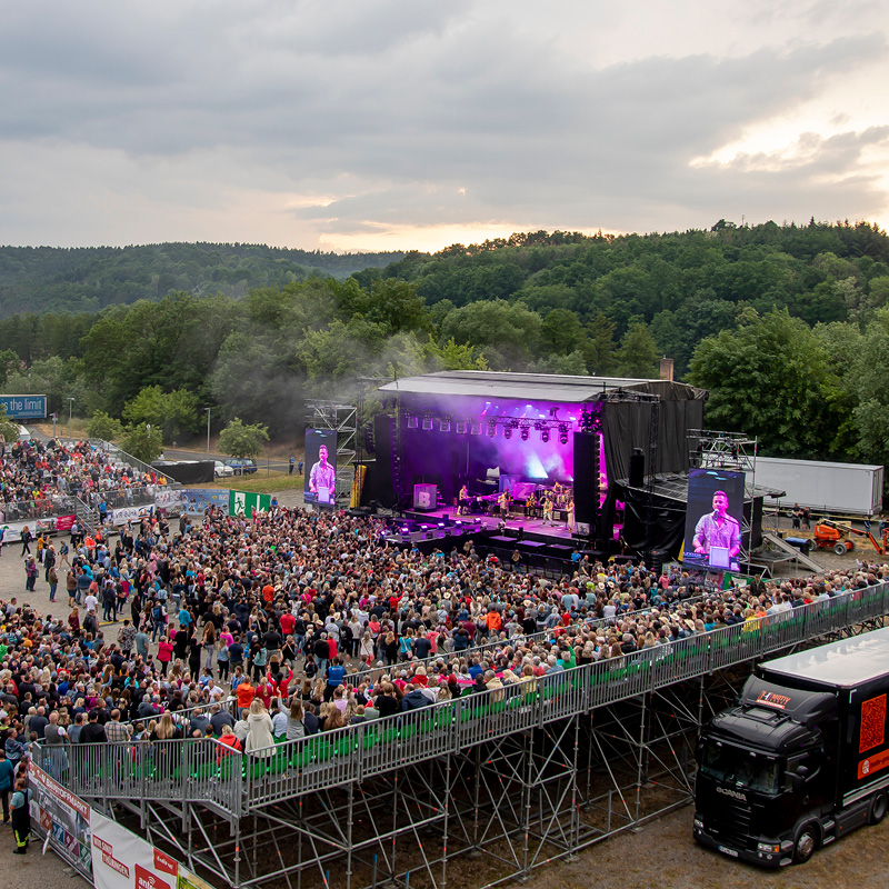 Viba Arena Blick auf die Viba Arena und tausende Fans