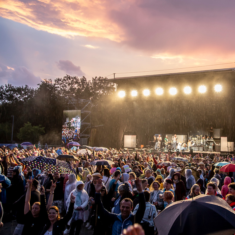 Viba-Arena im Regen Einzigartige Stimmung bei Regen und Sonnenuntergang