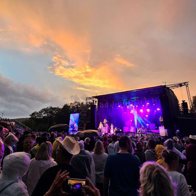 Viba-Arena bei Sonnenuntergang Die Viba-Arena in Schmalkalden bei Sonnenuntergang