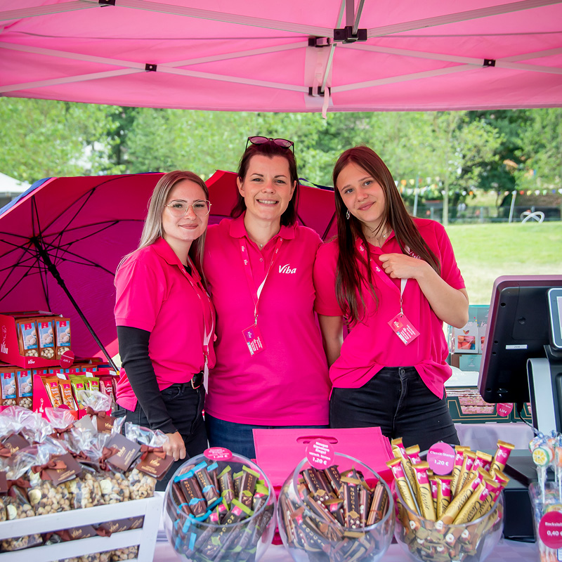 Nougat-Stand Viba-Team verkauft Nougat am Stand