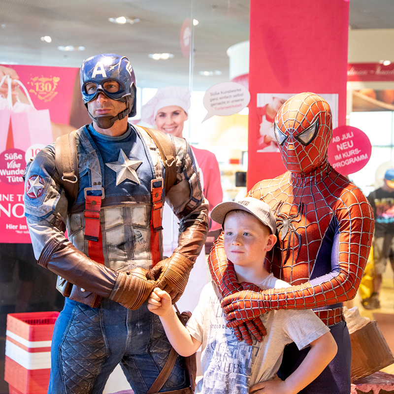 Captain America und Spiderman Captain America und Spiderman in der Nougat-Welt