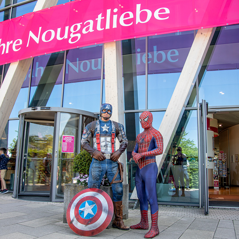 Spiderman und Captain America Spiderman und Captain America vor der Nougat-Welt