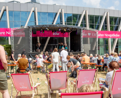 Tanzfestival Blick auf die Bühne im Viba Park