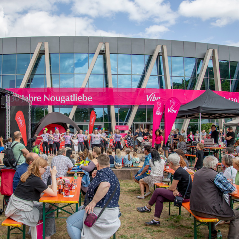 Showtanz vor der Nougat-Welt Showtanz vor der Nougat-Welt