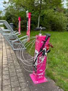 Fahrrad Reparaturstation Fahrrad Reparaturstation neben der Nougat-Welt
