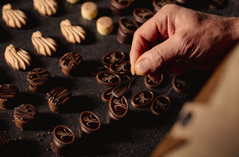 Heilemann Pralinen Dekoration Handwerk Heilemann Pralinen Dekoration von Hand